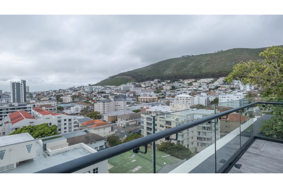 To Let 1 Bedroom Property for Rent in Sea Point Western Cape